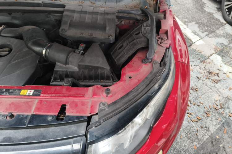 Used Land Rover Range Evoque 2012 2.0T 5-Door Ignite Edition Engine Bay Left