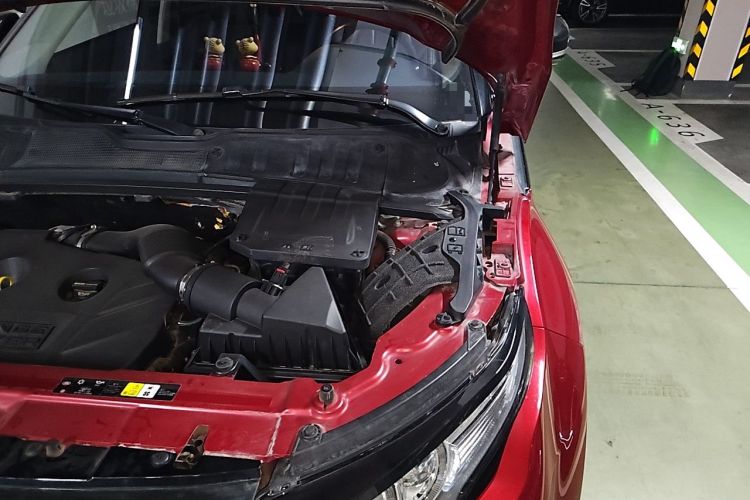 Used Land Rover Range Evoque 2012 2.0T 5-Door Ignite Edition Engine Bay Left