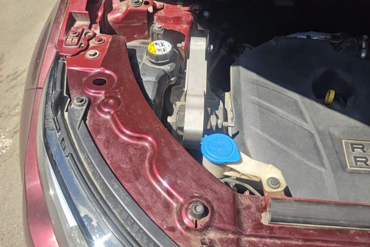 Used Land Rover Range Evoque 2012 2.0T 5-Door Ignite Edition Engine Bay Right