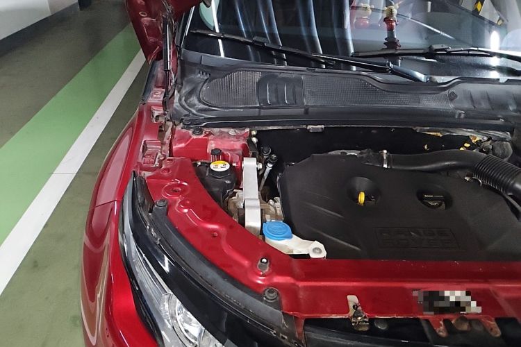 Used Land Rover Range Evoque 2012 2.0T 5-Door Ignite Edition Engine Bay Right
