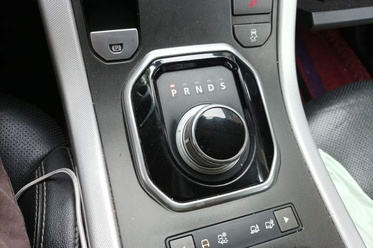 Used Land Rover Range Evoque 2012 2.0T 5-Door Ignite Edition Gear Lever