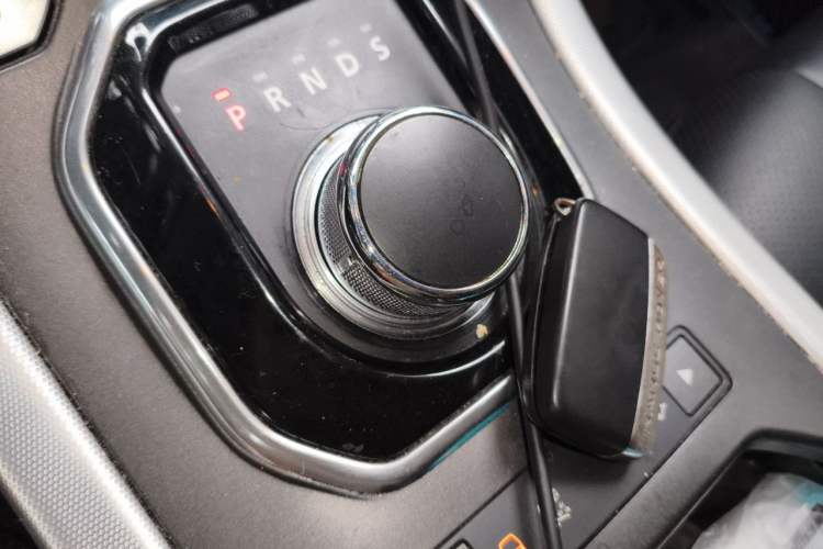 Used Land Rover Range Evoque 2012 2.0T 5-Door Ignite Edition Gear Lever