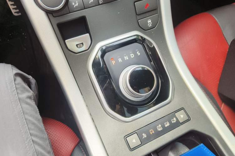 Used Land Rover Range Evoque 2012 2.0T 5-Door Ignite Edition Gear Lever