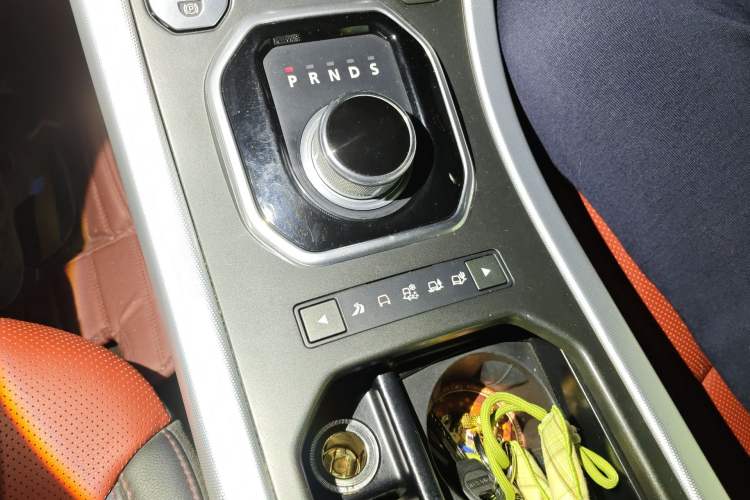 Used Land Rover Range Evoque 2012 2.0T 5-Door Ignite Edition Gear Lever