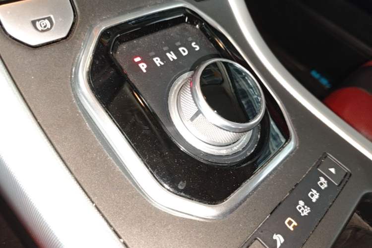 Used Land Rover Range Evoque 2012 2.0T 3-Door Ignite Edition Gear Lever