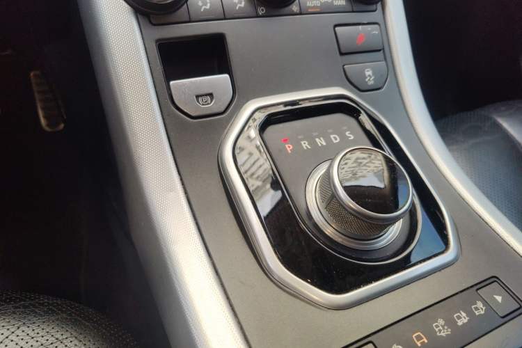 Used Land Rover Range Evoque 2012 2.0T 5-Door Ignite Edition Gear Lever
