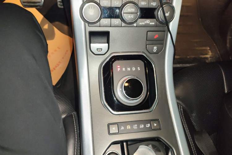 Used Land Rover Range Evoque 2012 2.0T 5-Door Ignite Edition Gear Lever