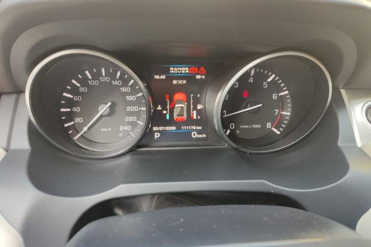 Used Land Rover Range Evoque 2012 2.0T 5-Door YAOZHI Version Odometer Close Up