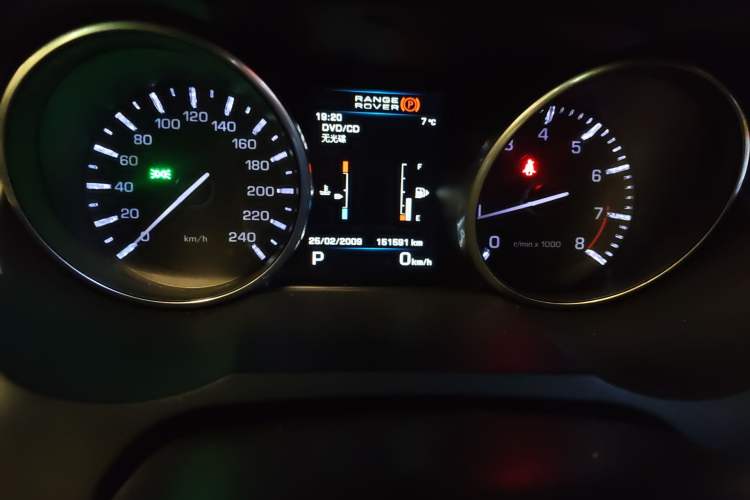 Used Land Rover Range Evoque 2012 2.0T 5-Door Ignite Edition Odometer Close Up