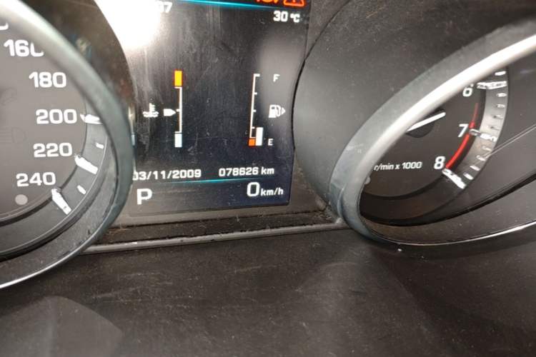 Used Land Rover Range Evoque 2012 2.0T 3-Door Ignite Edition Odometer Close Up