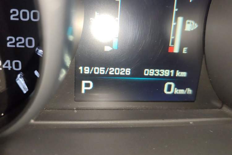 Used Land Rover Range Evoque 2012 2.0T 5-Door Ignite Edition Odometer Close Up