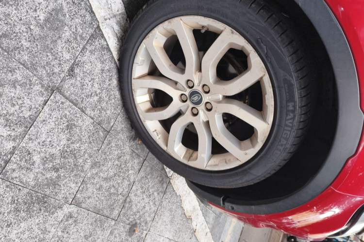 Used Land Rover Range Evoque 2012 2.0T 5-Door Ignite Edition Right Front Wheel Hub