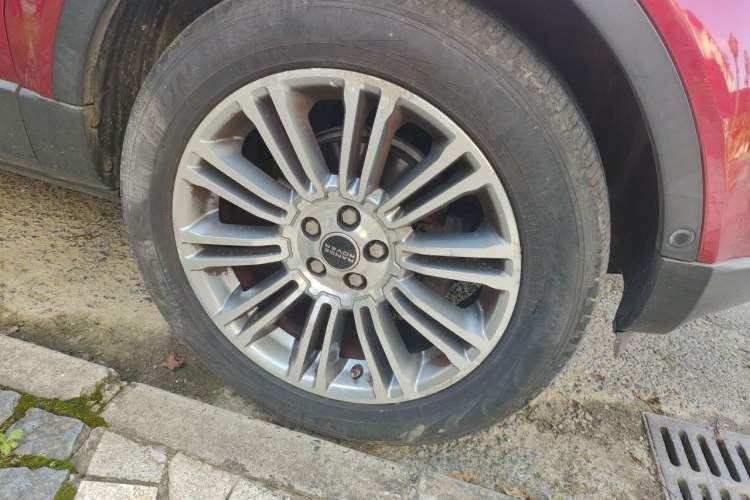 Used Land Rover Range Evoque 2012 2.0T 5-Door YAOZHI Version Right Front Wheel Hub