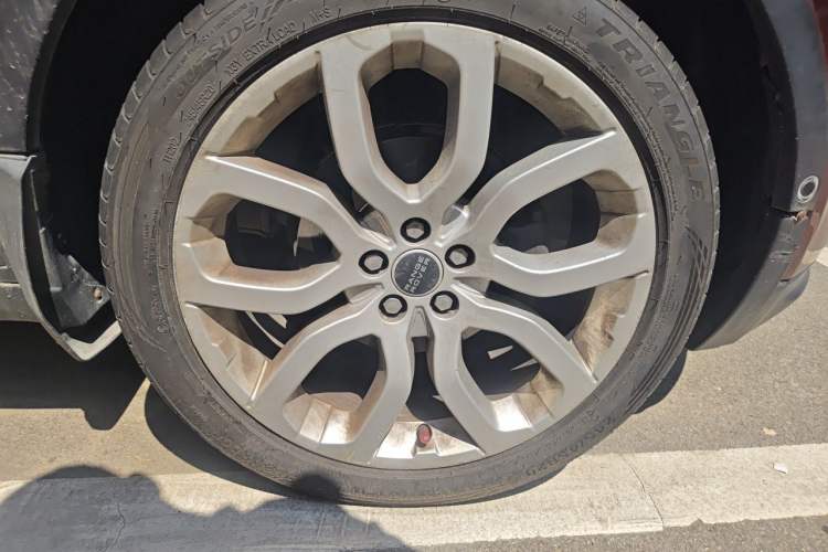 Used Land Rover Range Evoque 2012 2.0T 5-Door Ignite Edition Right Front Wheel Hub