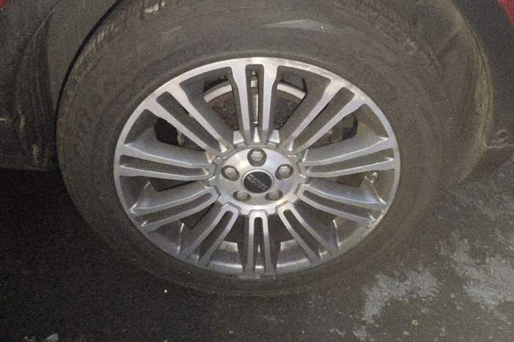 Used Land Rover Range Evoque 2012 2.0T 5-Door Ignite Edition Right Front Wheel Hub
