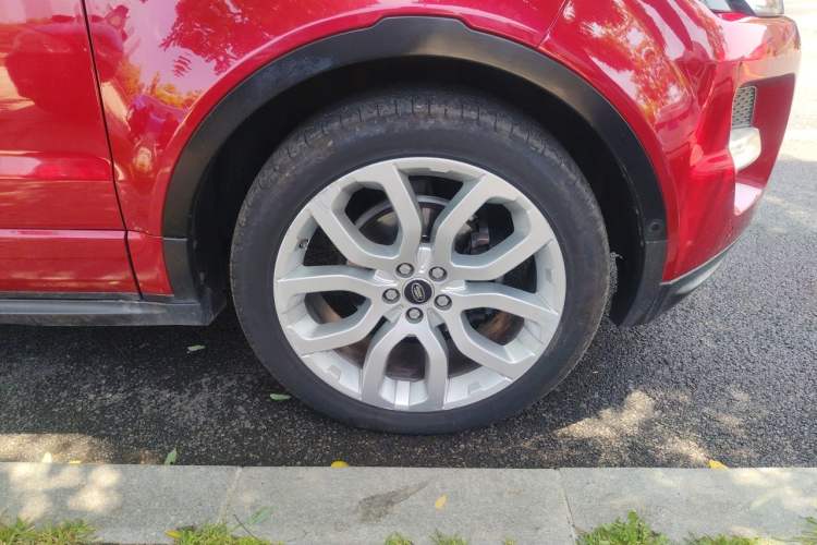 Used Land Rover Range Evoque 2012 2.0T 5-Door Ignite Edition Right Front Wheel Hub