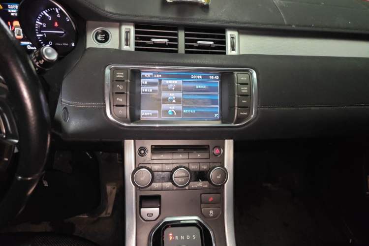 Used Land Rover Range Evoque 2012 2.0T 5-Door Ignite Edition Audio And AC Panel