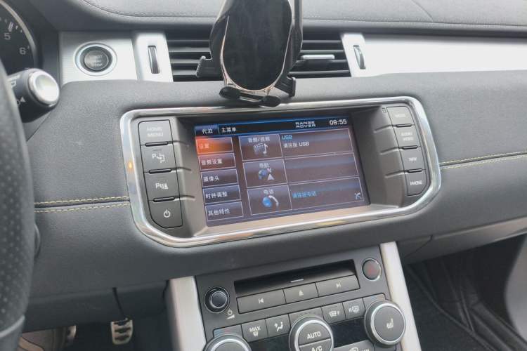Used Land Rover Range Evoque 2012 2.0T 5-Door Ignite Edition Audio And AC Panel