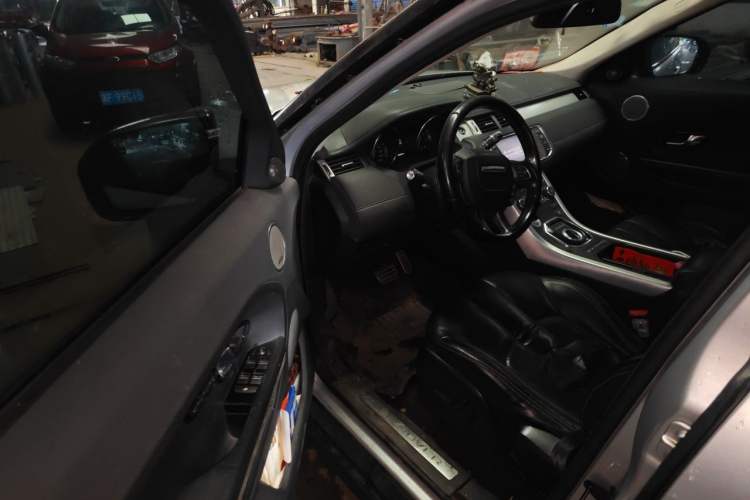 Used Land Rover Range Evoque 2012 2.0T 5-Door Ignite Edition Driver Seat