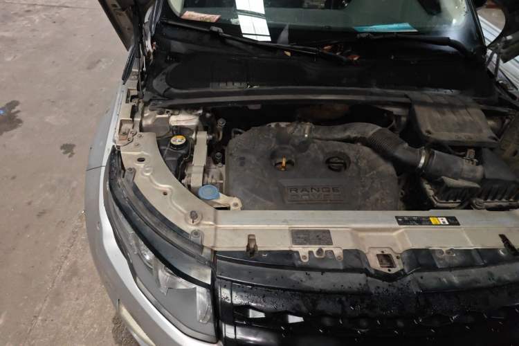Used Land Rover Range Evoque 2012 2.0T 5-Door Ignite Edition Engine Bay Right