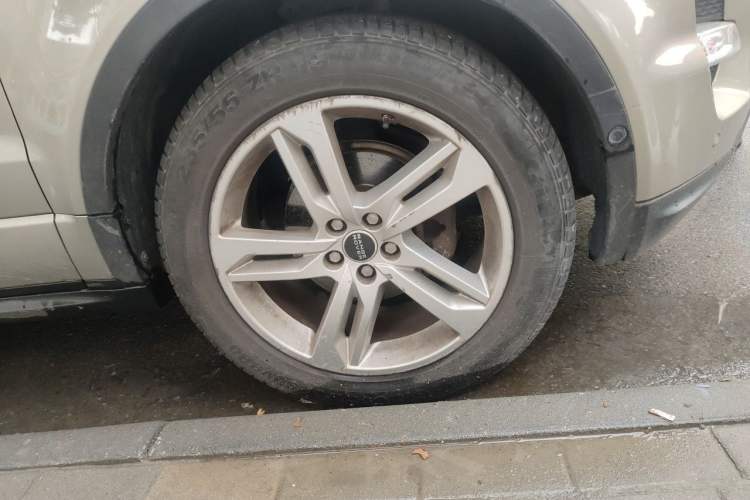 Used Land Rover Range Evoque 2012 2.0T 5-Door YAOZHI Version Right Front Wheel Hub
