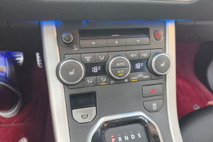 Used Land Rover Range Evoque 2012 2.0T 3-Door Ignite Edition Audio And AC Panel