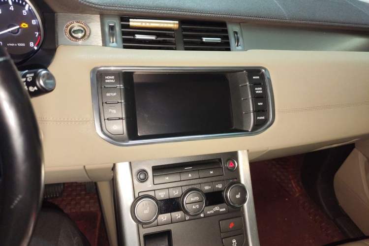 Used Land Rover Range Evoque 2012 2.0T 5-Door YAOZHI Version Audio And AC Panel