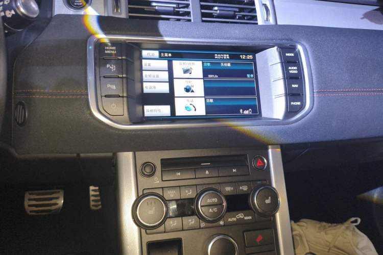 Used Land Rover Range Evoque 2012 2.0T 5-Door Ignite Edition Audio And AC Panel