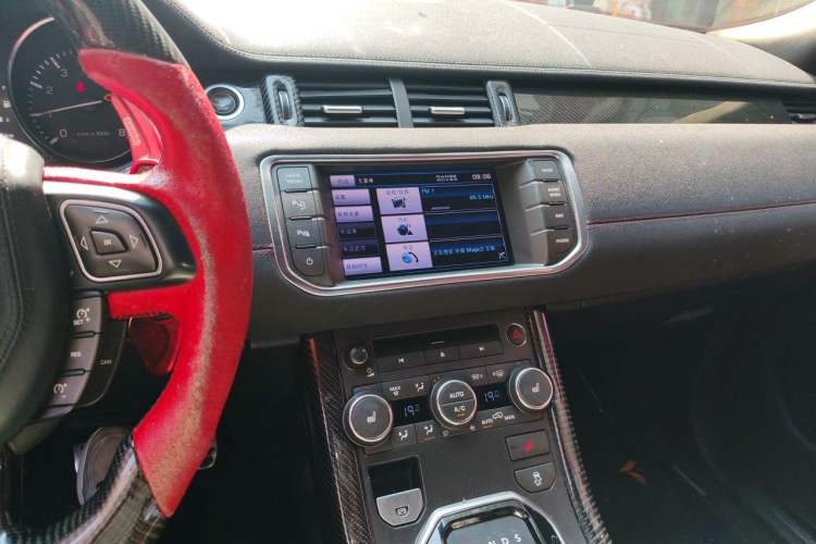 Used Land Rover Range Evoque 2012 2.0T 3-Door Ignite Edition Audio And AC Panel
