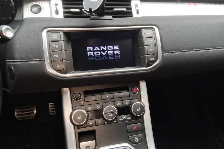 Used Land Rover Range Evoque 2012 2.0T 5-Door Ignite Edition Audio And AC Panel