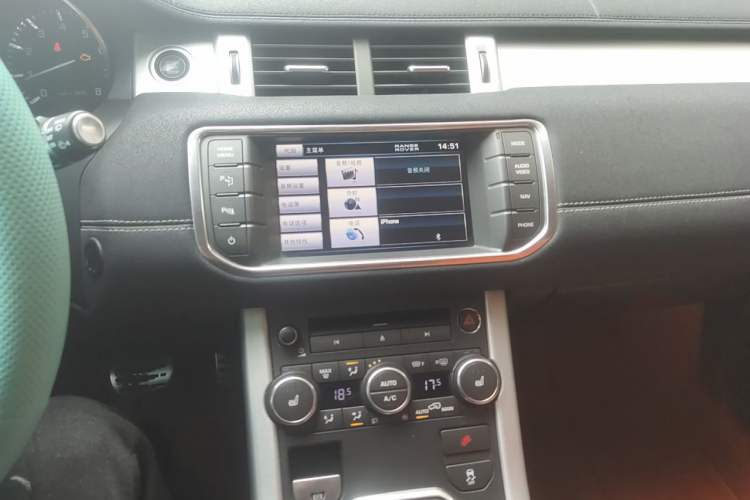Used Land Rover Range Evoque 2012 2.0T 3-Door Ignite Edition Audio And AC Panel