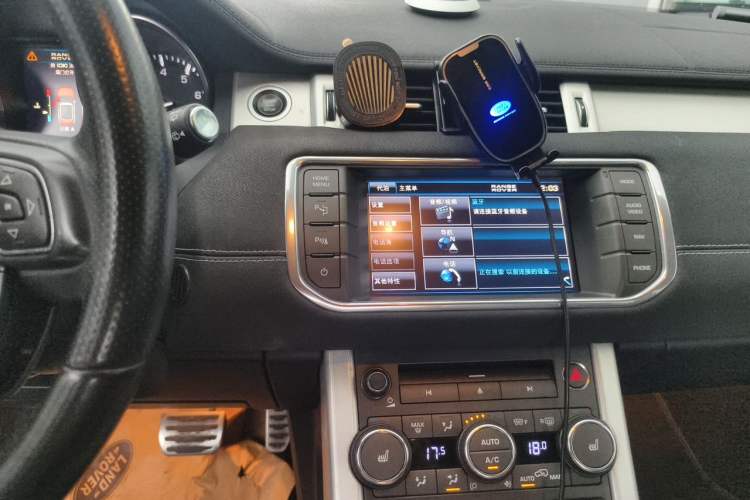 Used Land Rover Range Evoque 2012 2.0T 5-Door Ignite Edition Audio And AC Panel