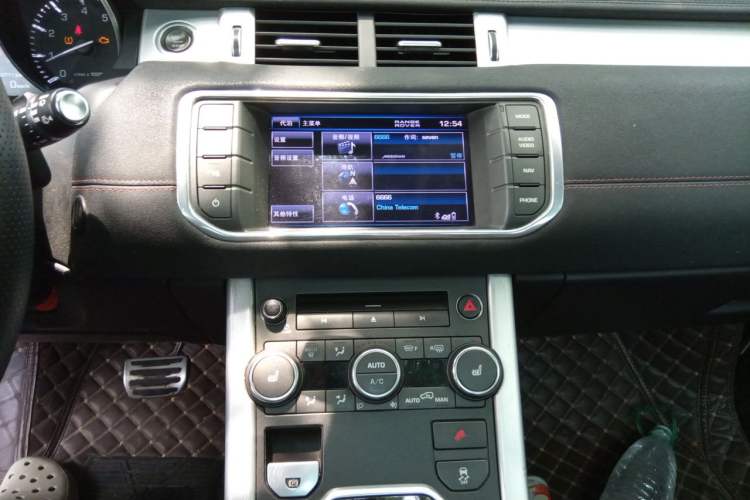 Used Land Rover Range Evoque 2012 2.0T 5-Door Ignite Edition Audio And AC Panel