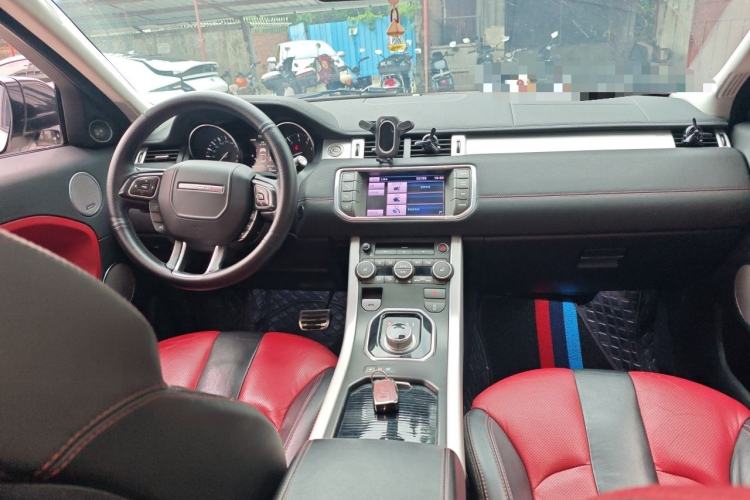 Used Land Rover Range Evoque 2012 2.0T 5-Door Ignite Edition Center Console