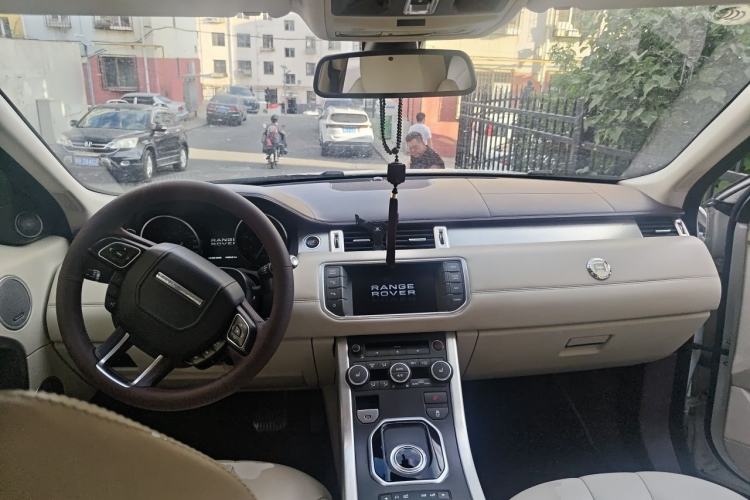 Used Land Rover Range Evoque 2012 2.0T 5-Door Ignite Edition Center Console