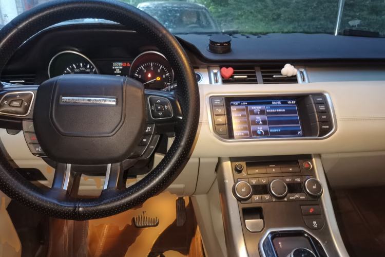Used Land Rover Range Evoque 2012 2.0T 5-Door YAOZHI Version Center Console