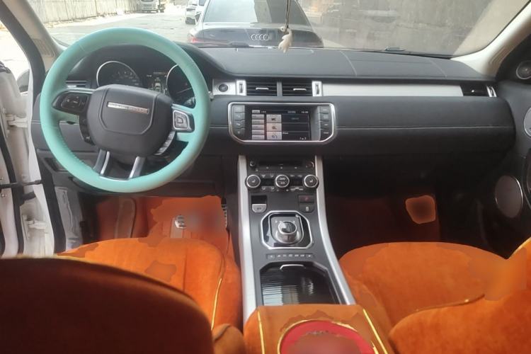 Used Land Rover Range Evoque 2012 2.0T 3-Door Ignite Edition Center Console