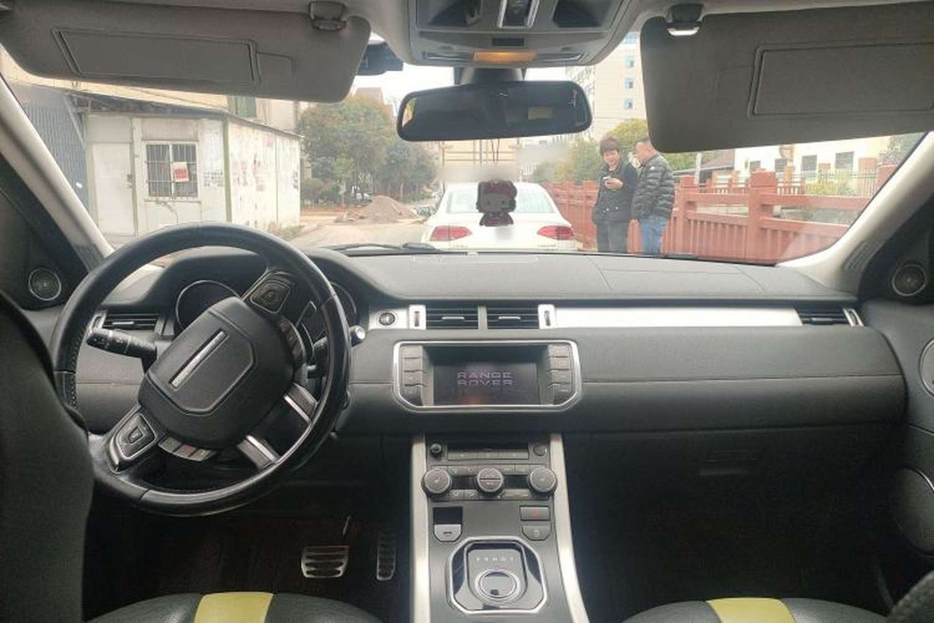Used Land Rover Range Evoque 2012 2.0T 5-Door Ignite Edition Center Console