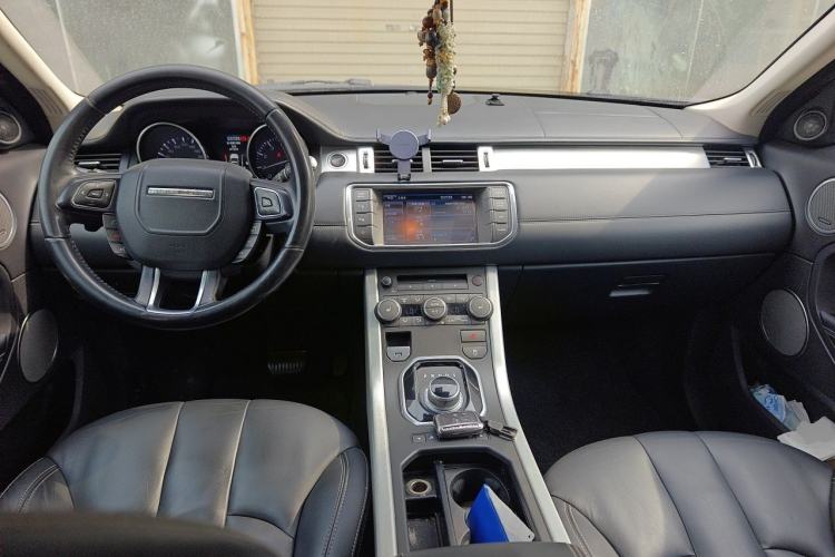 Used Land Rover Range Evoque 2012 2.0T 5-Door Ignite Edition Center Console