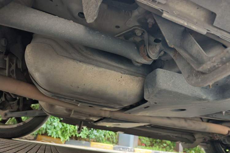 Used Land Rover Range Evoque 2012 2.0T 5-Door Ignite Edition Chassis Rear Right