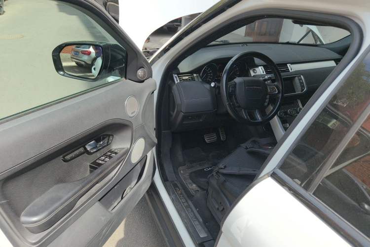 Used Land Rover Range Evoque 2012 2.0T 5-Door Ignite Edition Driver Seat