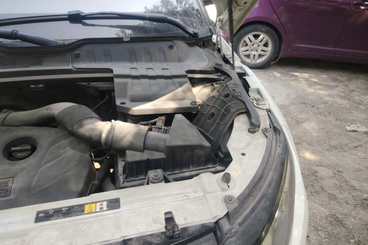 Used Land Rover Range Evoque 2012 2.0T 5-Door Ignite Edition Engine Bay Left