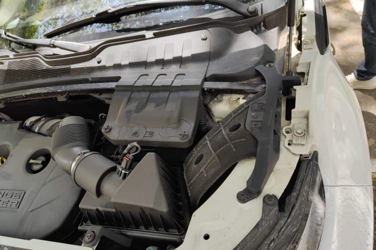 Used Land Rover Range Evoque 2012 2.0T 5-Door Ignite Edition Engine Bay Left