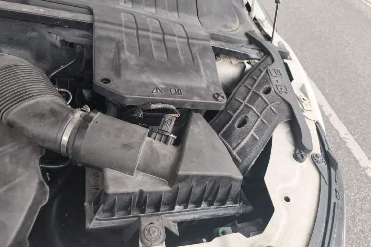 Used Land Rover Range Evoque 2012 2.0T 3-Door Ignite Edition Engine Bay Left