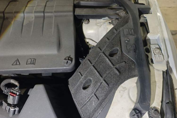 Used Land Rover Range Evoque 2012 2.0T 5-Door YAOZHI Version Engine Bay Left