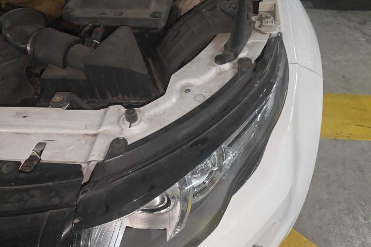 Used Land Rover Range Evoque 2012 2.0T 5-Door Ignite Edition Engine Bay Left
