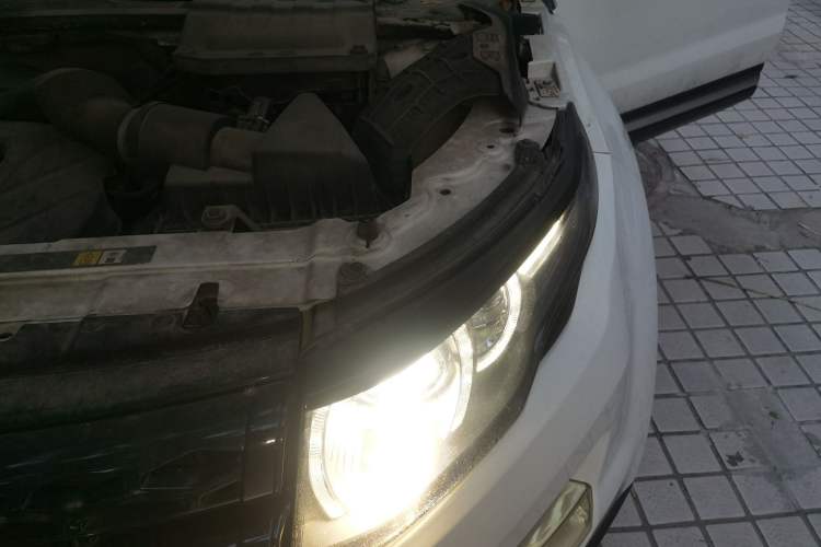 Used Land Rover Range Evoque 2012 2.0T 5-Door YAOZHI Version Engine Bay Left