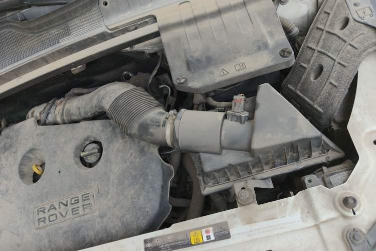 Used Land Rover Range Evoque 2012 2.0T 5-Door Ignite Edition Engine Bay Left
