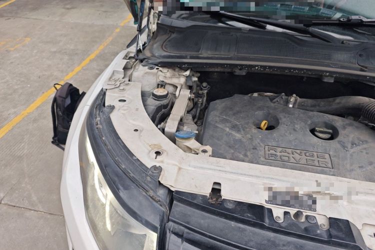 Used Land Rover Range Evoque 2012 2.0T 5-Door Ignite Edition Engine Bay Right