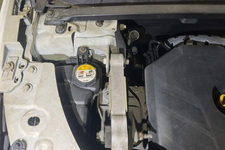 Used Land Rover Range Evoque 2012 2.0T 5-Door YAOZHI Version Engine Bay Right